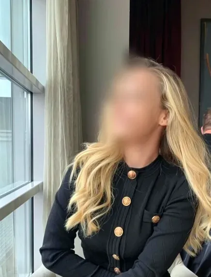 Carina, 34