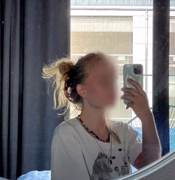 Carla, 19