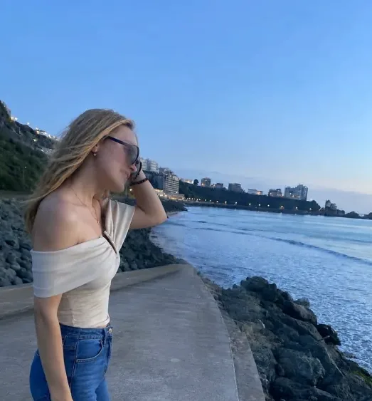 Leyla, 19