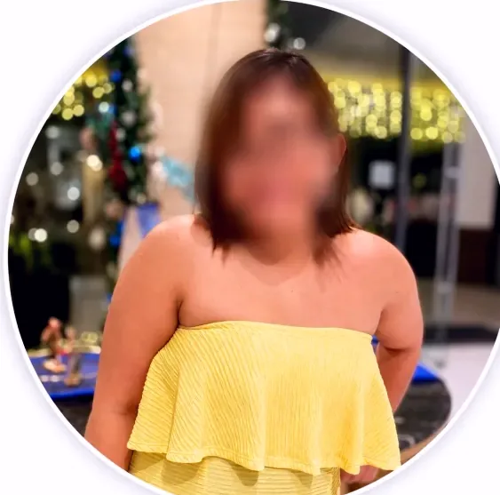 Lucia, 32