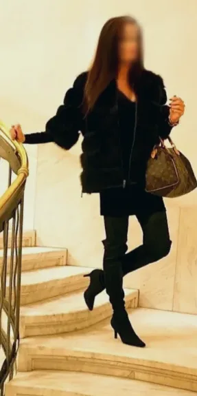 Melanie, 37