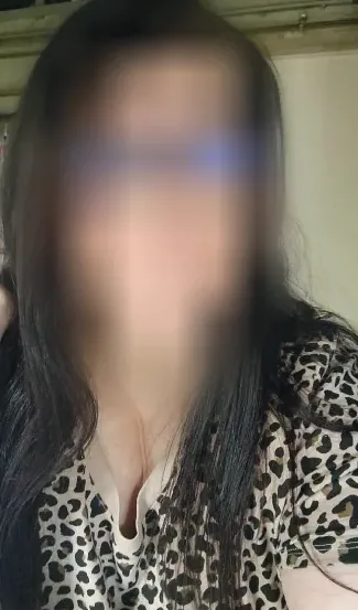 Melina, 33