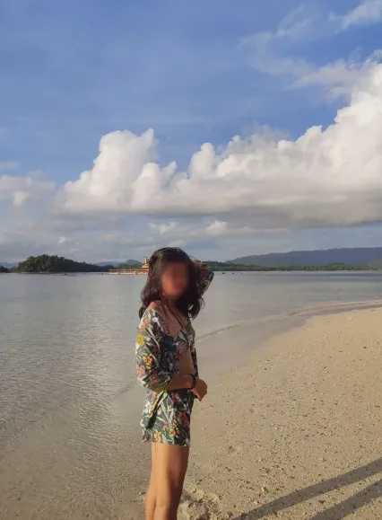 Nadine, 26