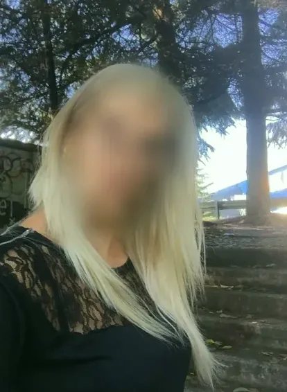 Nadja, 32