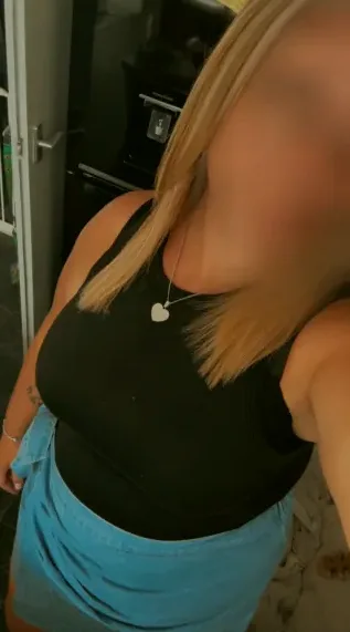 Nele, 28