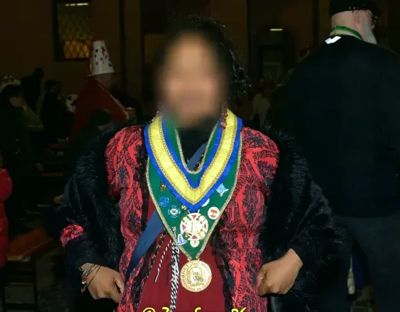 Pia, 35