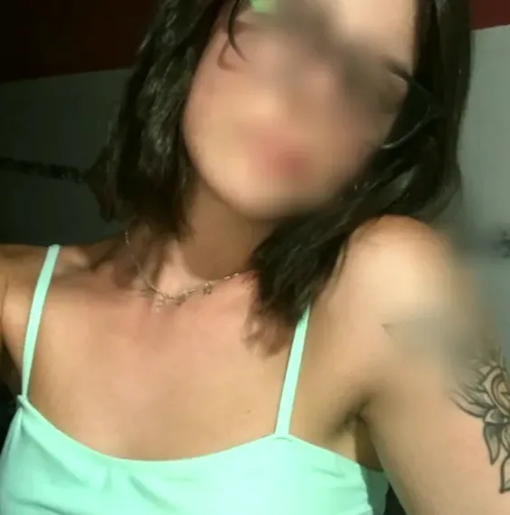 Sabrina, 29