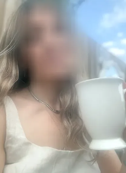Sandra, 37