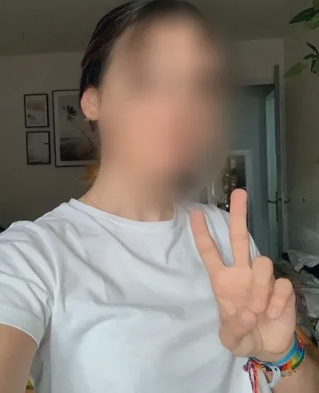 Yvonne, 29